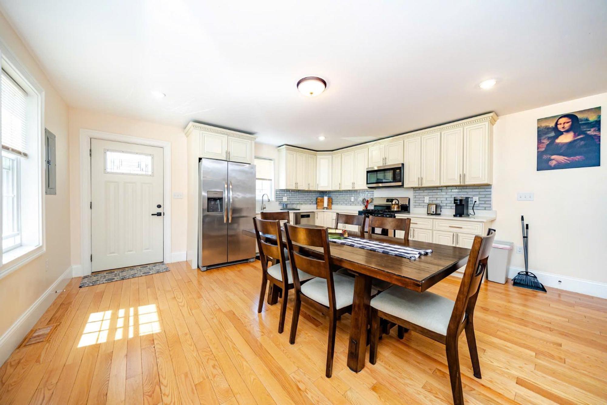 Апартаменти 37 - 3Br Quincy - Cozy Townhouse Near Blue Hills Екстер'єр фото