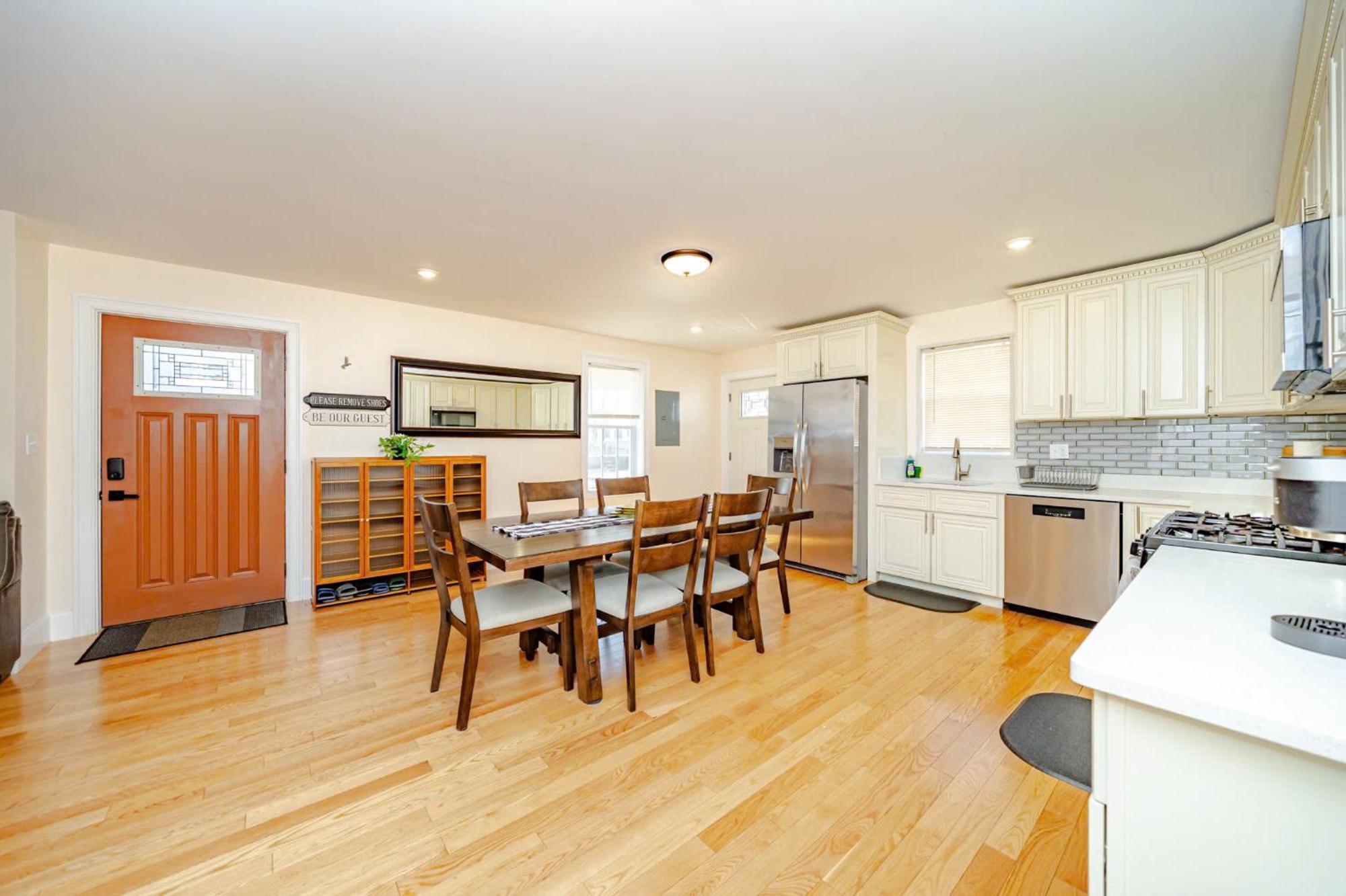 Апартаменти 37 - 3Br Quincy - Cozy Townhouse Near Blue Hills Екстер'єр фото