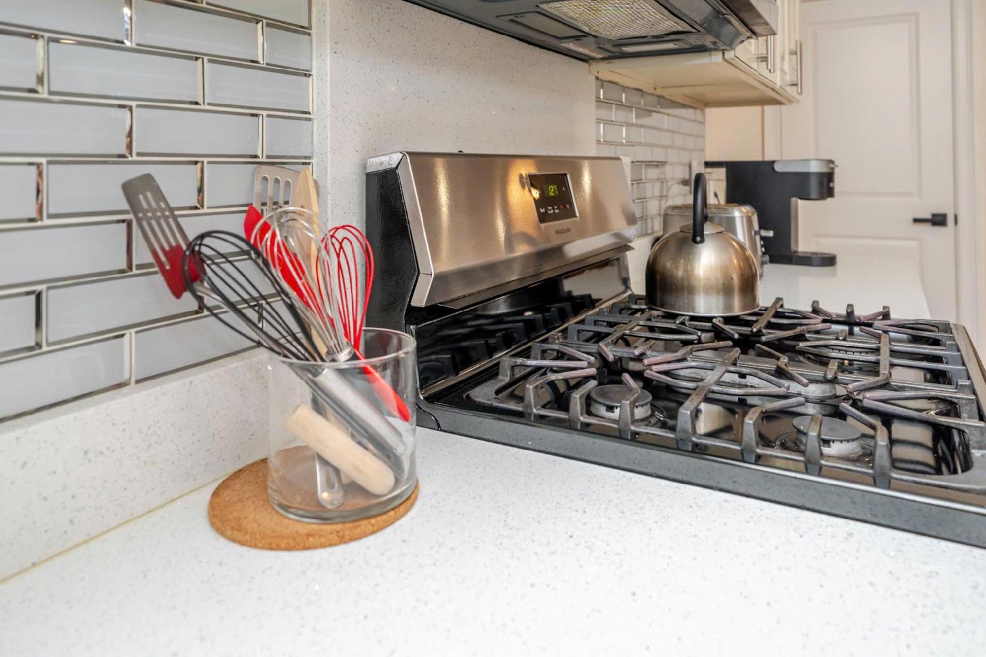 Апартаменти 37 - 3Br Quincy - Cozy Townhouse Near Blue Hills Екстер'єр фото